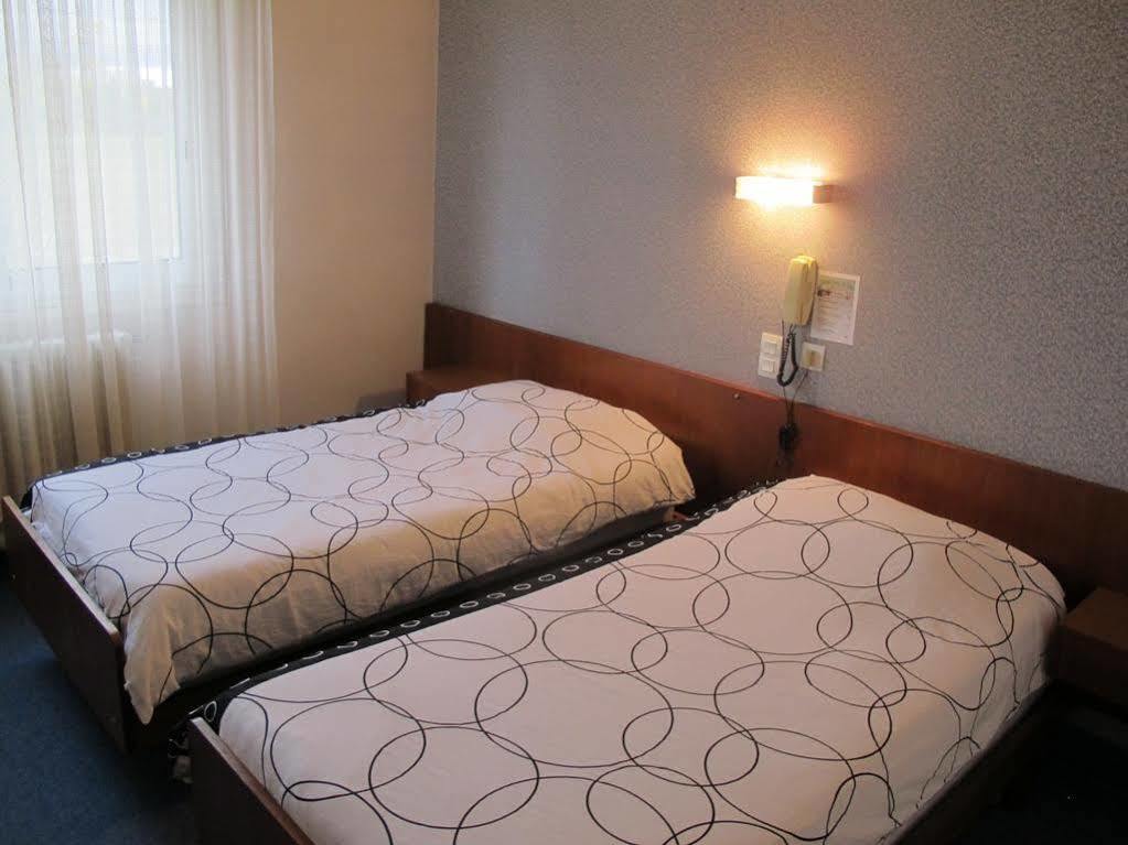 Hostellerie Du Parc Labarthe-Inard Εξωτερικό φωτογραφία